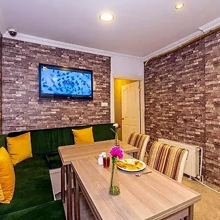 Walnut Shell Hotel