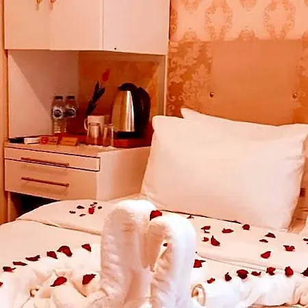Walnut Shell 3* Istanbul
