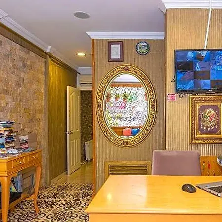 Walnut Shell Hotel