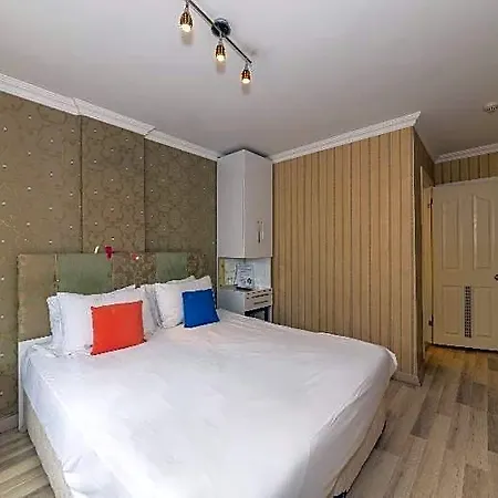 Walnut Shell Hotel