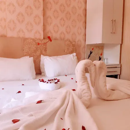 Walnut Shell 3* Istanbul