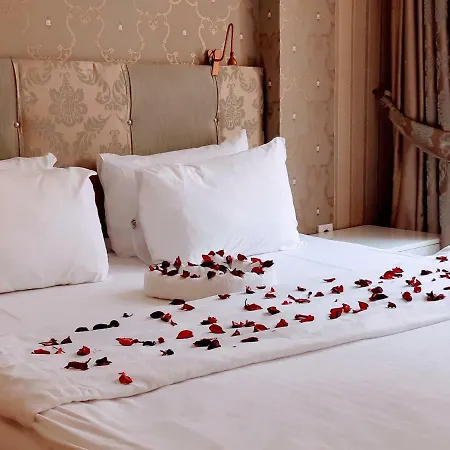 Walnut Shell 3* Istanbul