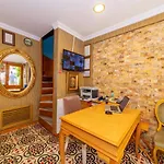 Walnut Shell Istambul
