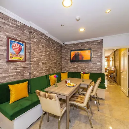 Walnut Shell Sultanahmet Hotel 3*
